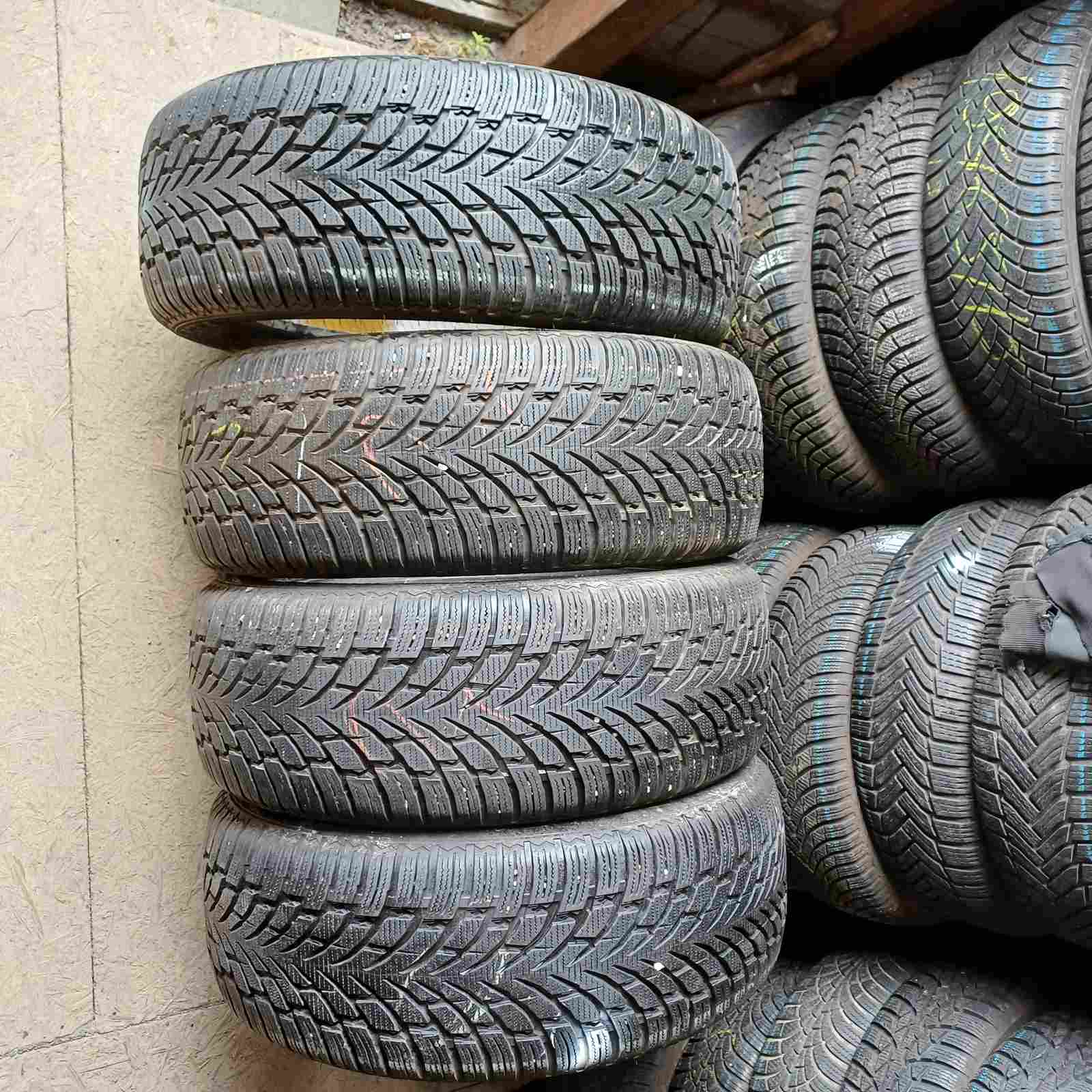 Nokian WR suv4 235/50R19